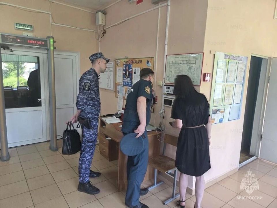 Специалисты МЧС России участвуют в комиссионных приемках оздоровительных лагерей