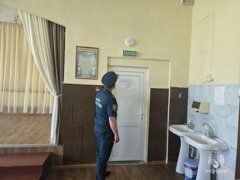 Специалисты МЧС России участвуют в комиссионных приемках оздоровительных лагерей Специалисты МЧС России участвуют в комиссионных приемках оздоровительных лагерей