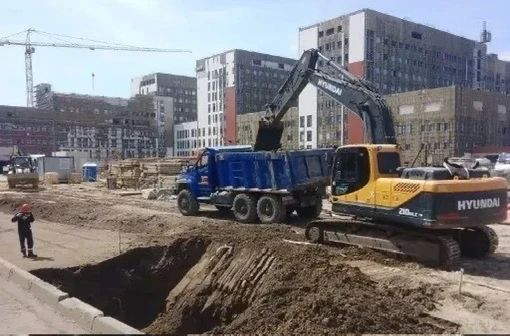 В Балашихе начали устраивать дорожное основание на реконструируемой улице Струве (стройготовность пока 3%) В Балашихе начали устраивать дорожное основание на реконструируемой улице Струве (стройготовность пока 3%)
