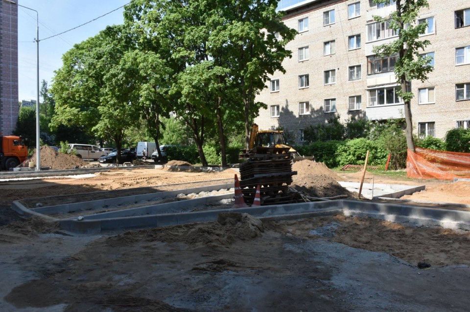 Комплексное благоустройство дворов Комплексное благоустройство дворов
