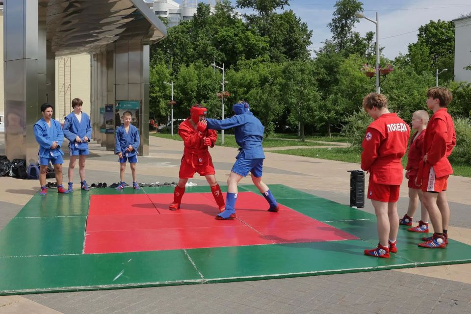 В Королёве прошла акция «Один день с полицией России» В Королёве прошла акция «Один день с полицией России»