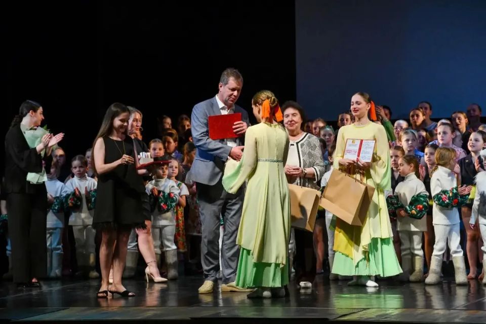 200 детей, 46 лет истории и море драйва: как «Вертикаль» и «Клевер» оттанцевали сезон 200 детей, 46 лет истории и море драйва: как «Вертикаль» и «Клевер» оттанцевали сезон