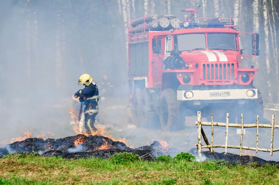 Не жги сухую траву - останешься бездомным! На территории Городского округа Коломна действует противопожарный режим, запрещается: