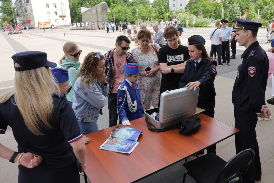 В Королёве прошла акция «Один день с полицией России» В Королёве прошла акция «Один день с полицией России»