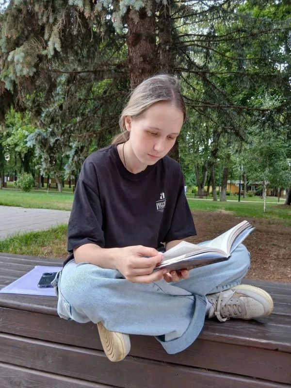 Библиотеки Подмосковья подготовили для читателей марафон «Лето с книгой» Библиотеки Подмосковья подготовили для читателей марафон «Лето с книгой»
