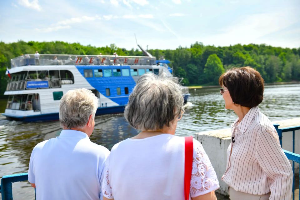 Первый шаг к изменениям. Совместно с жительницей Старых Химок Ирэн Зимоглядовой и депутатом Валентином Герасимовым осмотрели набережную канала им. Москвы у ЖК «Васко Да Гама» Первый шаг к изменениям. Совместно с жительницей Старых Химок Ирэн Зимоглядовой и депутатом Валентином Герасимовым осмотрели набережную канала им. Москвы у ЖК «Васко Да Гама»