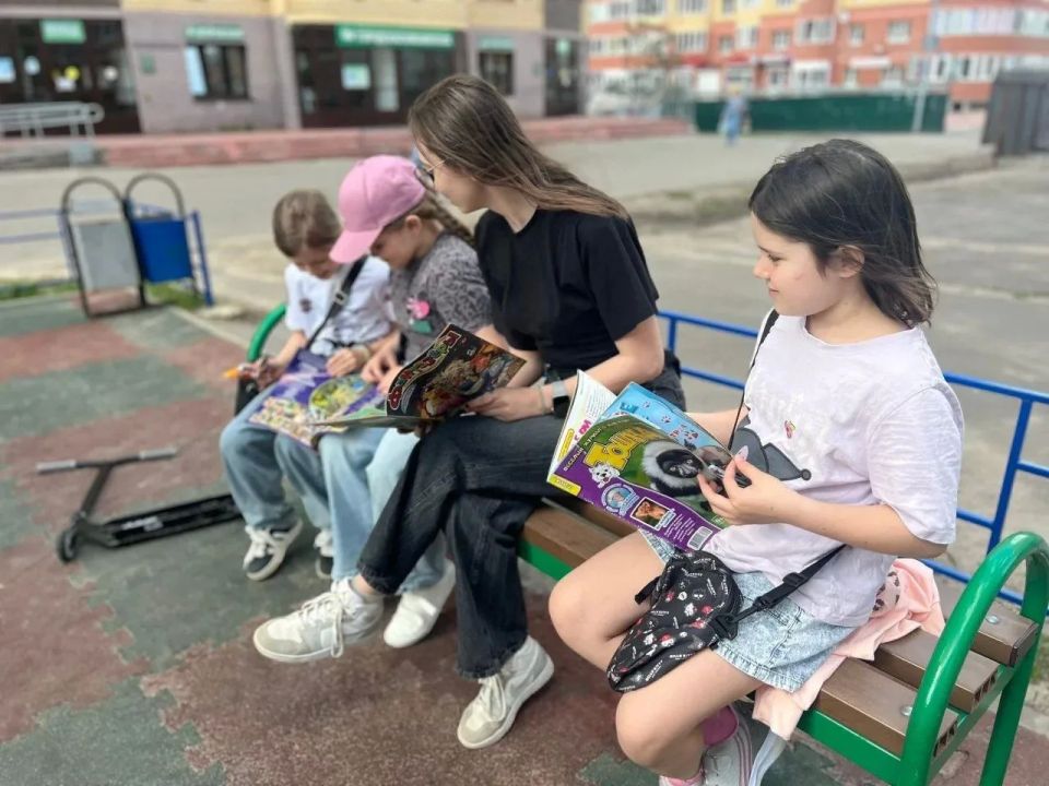 Библиотеки Подмосковья подготовили для читателей марафон «Лето с книгой» Библиотеки Подмосковья подготовили для читателей марафон «Лето с книгой»