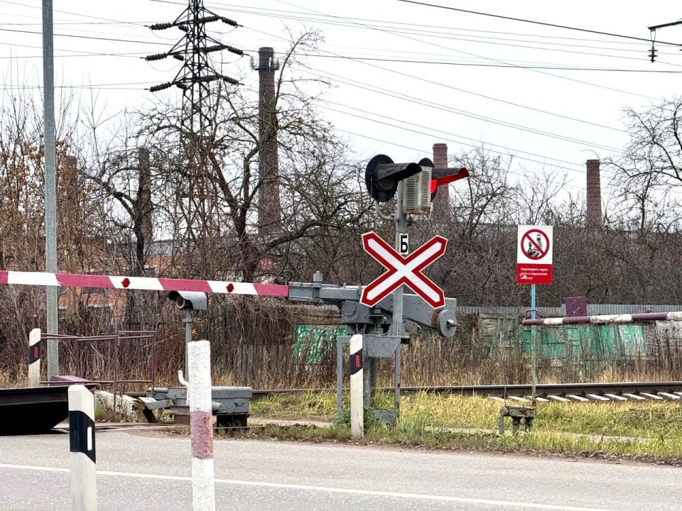 Уважаемые жители, в связи с ремонтными работами на железнодорожном переезде 70 км ПК 6 станции Фрязево, расположенном на пересечении А-107 и Монинской ветки Ярославского направления, будет ограничено движение автомобильного...