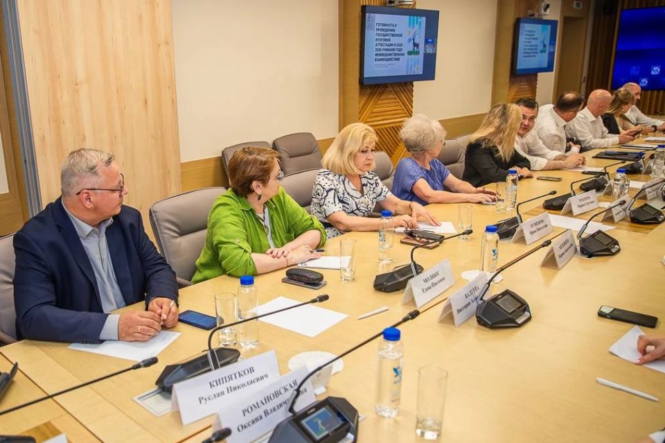 Андрей Иванов: На совещании в администрации обсудили подготовку к государственной итоговой аттестации Андрей Иванов: На совещании в администрации обсудили подготовку к государственной итоговой аттестации