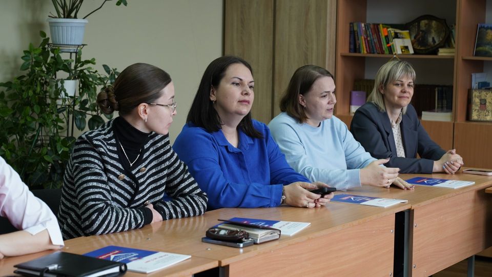 Будни и праздники: олимпиец Александр Легков посетил школы Долгопрудного Будни и праздники: олимпиец Александр Легков посетил школы Долгопрудного