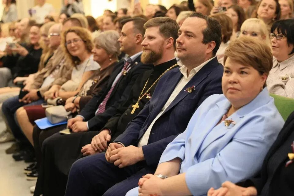 Игорь Трифонов: Сегодня для выпускников Королёва прозвенел последний звонок Игорь Трифонов: Сегодня для выпускников Королёва прозвенел последний звонок