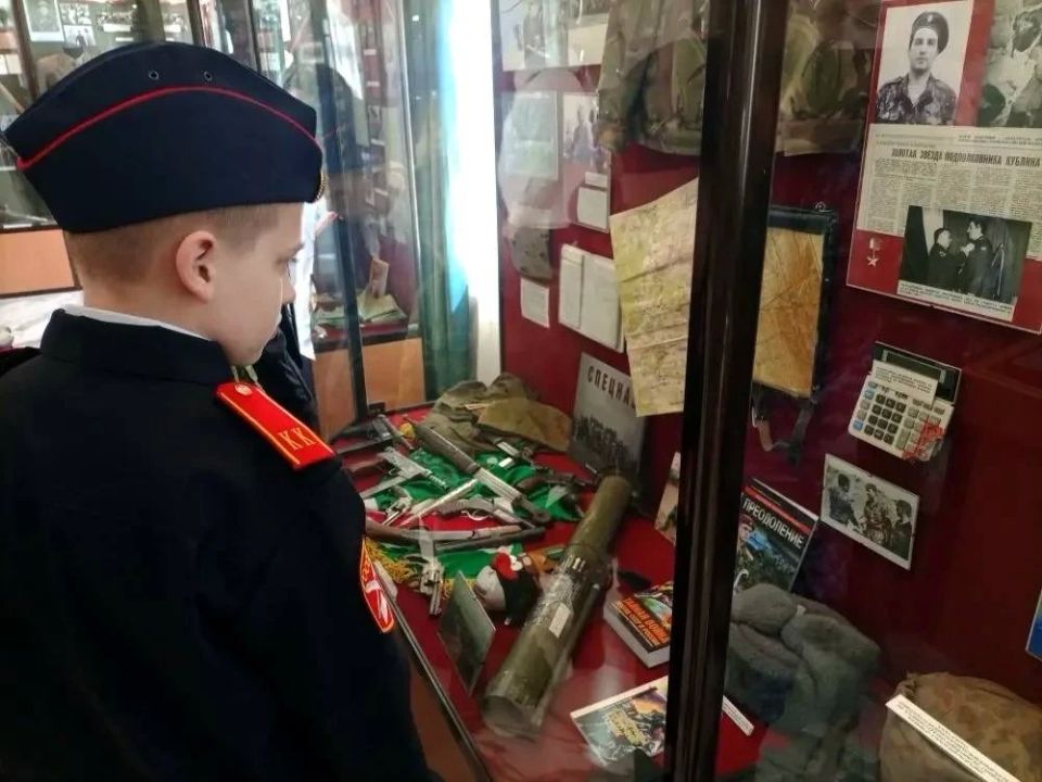 Росгвардейцы организовали экскурсию для кадет в Подмосковье