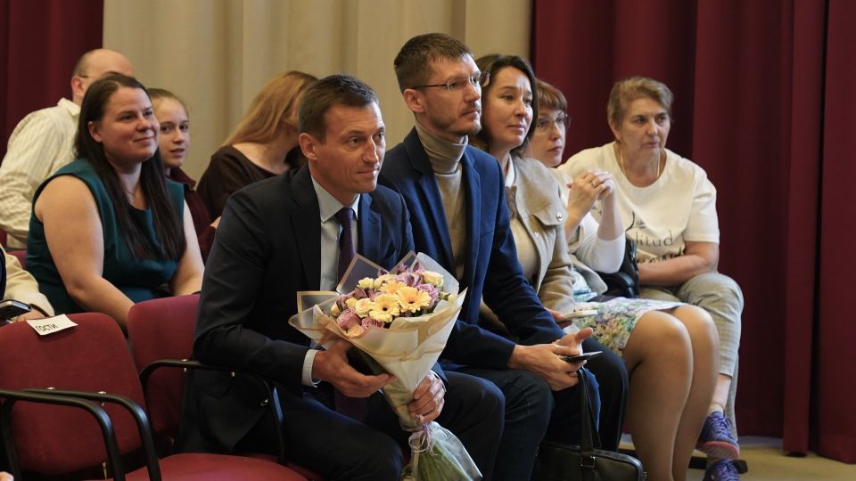 Будни и праздники: олимпиец Александр Легков посетил школы Долгопрудного Будни и праздники: олимпиец Александр Легков посетил школы Долгопрудного