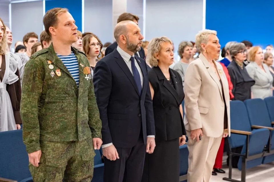Руслан Заголовацкий: Сегодня особенный день — во всех школах Орехово-Зуевского округа прозвучали последние звонки Руслан Заголовацкий: Сегодня особенный день — во всех школах Орехово-Зуевского округа прозвучали последние звонки