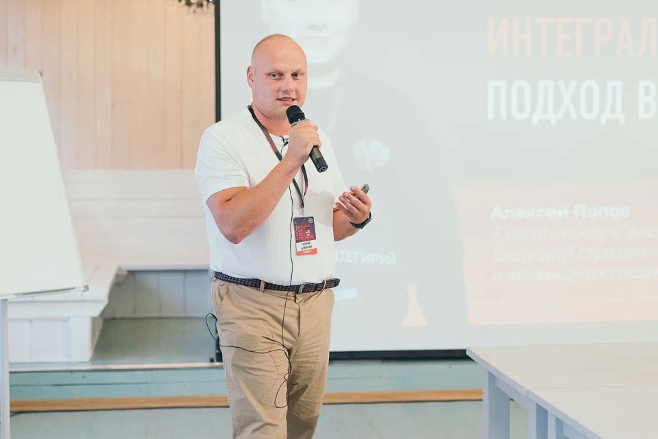 С чего начинается предприниматель? Чаще всего не со студенческой скамьи или модного коворкинга С чего начинается предприниматель? Чаще всего не со студенческой скамьи или модного коворкинга