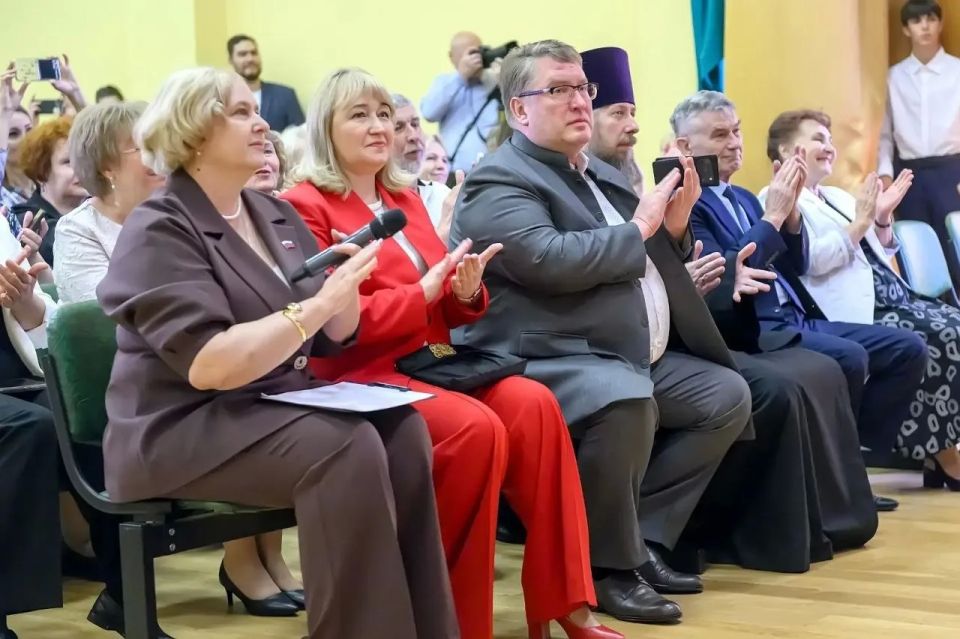 116 выпускников сделали первый шаг в будущее в школе имени Героя России А. Г. Монетова 116 выпускников сделали первый шаг в будущее в школе имени Героя России А. Г. Монетова