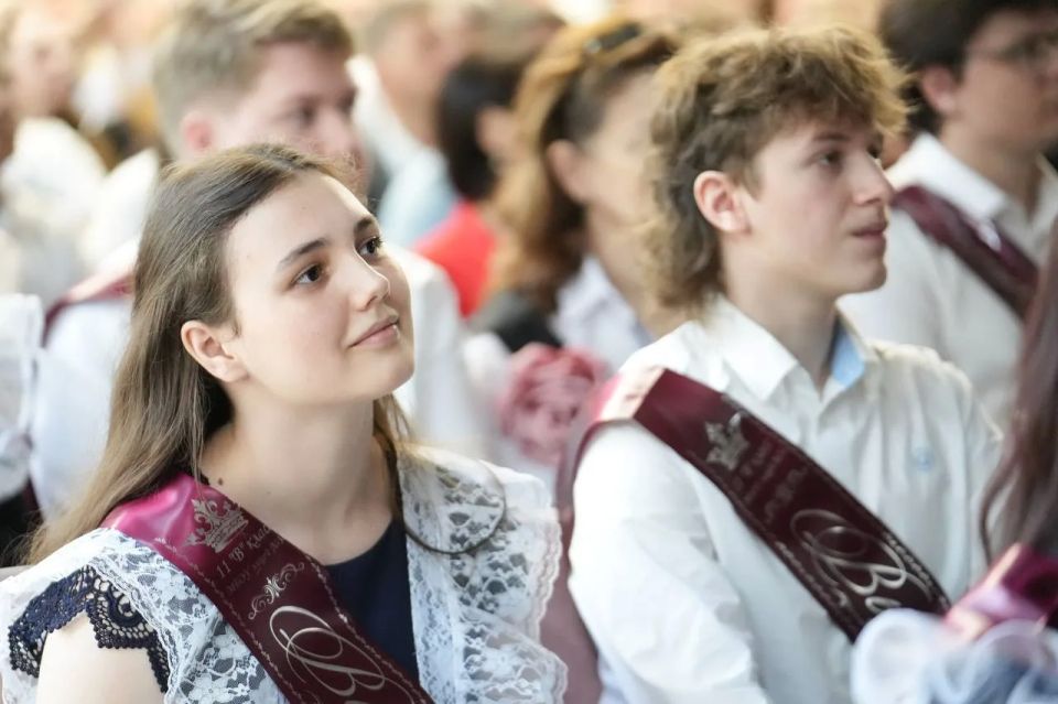 Андрей Воробьев: Сегодня для 142 тыс. выпускников Подмосковья звучит последний звонок — более 103 тыс Андрей Воробьев: Сегодня для 142 тыс. выпускников Подмосковья звучит последний звонок — более 103 тыс