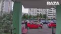В Подольске дети с многоэтажки бросали пакеты с водой и пробили стекло в машине