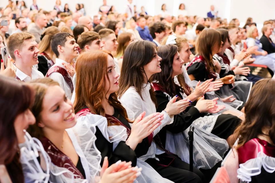 Юлия Купецкая: Сегодня последний звонок прозвенел для более 6000 мытищинских школьников! Юлия Купецкая: Сегодня последний звонок прозвенел для более 6000 мытищинских школьников!