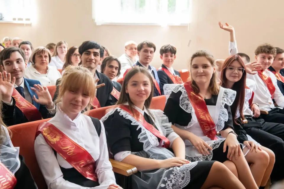 Татьяна Витушева: Сегодня в муниципальном округе Истра прозвучал последний школьный звонок для 782 одиннадцатиклассников, а более 2-х тыс Татьяна Витушева: Сегодня в муниципальном округе Истра прозвучал последний школьный звонок для 782 одиннадцатиклассников, а более 2-х тыс