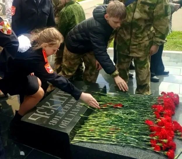 Росгвардейцы организовали экскурсию для кадет в Подмосковье Росгвардейцы организовали экскурсию для кадет в Подмосковье