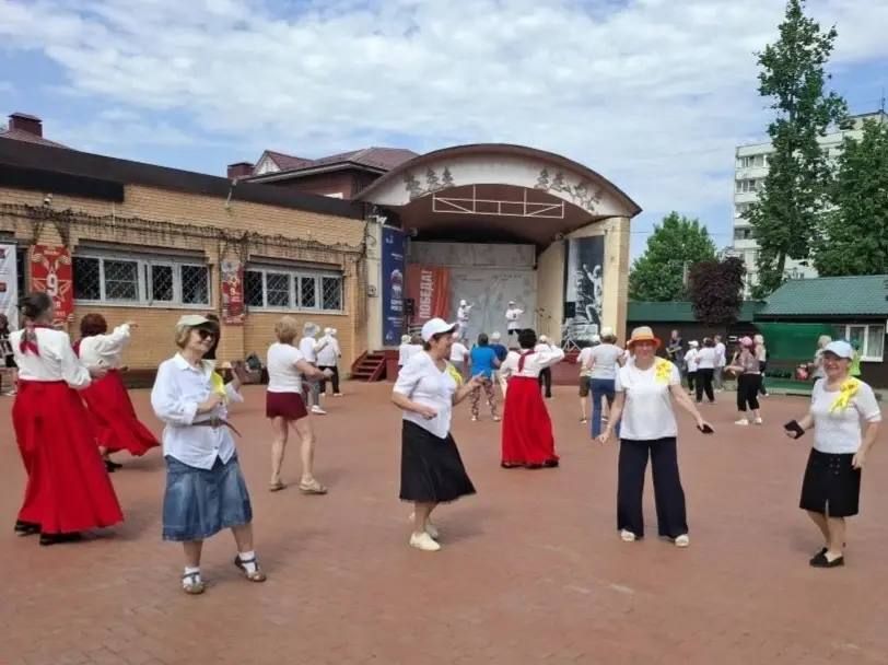 «Моё Подмосковье — мой город родной»: долголеты Красноармейска и Пушкино зажгли на областном фестивале в Павловском Посаде! «Моё Подмосковье — мой город родной»: долголеты Красноармейска и Пушкино зажгли на областном фестивале в Павловском Посаде!