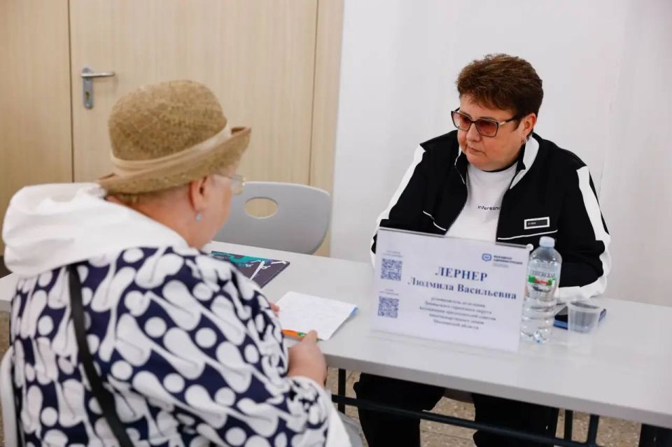 В образовательном центре «Лидер» прошла традиционная встреча с жителями в формате «выездной администрации» В образовательном центре «Лидер» прошла традиционная встреча с жителями в формате «выездной администрации»