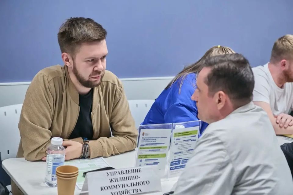 Заместитель главы Балашихи Михаил Объедков провел встречу с жителями микрорайона Павлино Заместитель главы Балашихи Михаил Объедков провел встречу с жителями микрорайона Павлино