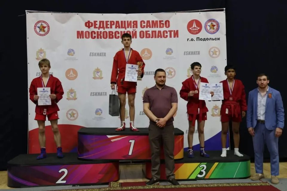 Михаил Собакин: Юные самбисты из Чехова заняли весь пьедестал на областных соревнованиях Михаил Собакин: Юные самбисты из Чехова заняли весь пьедестал на областных соревнованиях