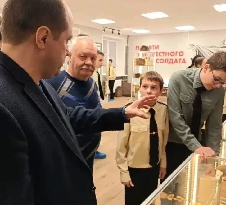 Росгвардейцы организовали для кадетов экскурсию в музей «Неизвестному Солдату» в Подмосковье Росгвардейцы организовали для кадетов экскурсию в музей «Неизвестному Солдату» в Подмосковье