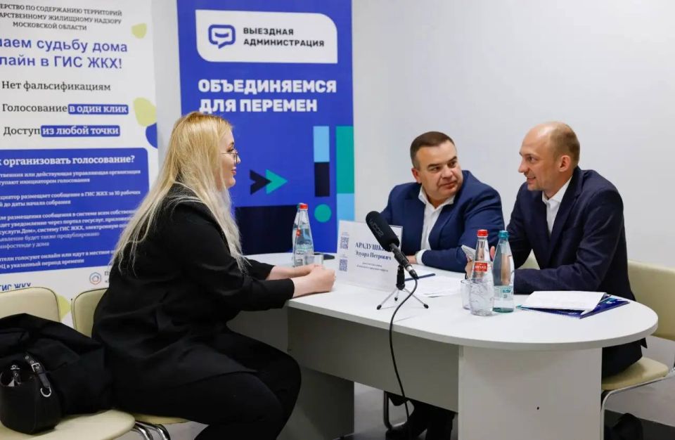 В образовательном центре «Лидер» прошла традиционная встреча с жителями в формате «выездной администрации» В образовательном центре «Лидер» прошла традиционная встреча с жителями в формате «выездной администрации»