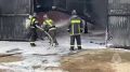ДОП. В Долгопрудном на месте происшествия пожарно-спасательные подразделения МЧС России продолжают тушение здания склада