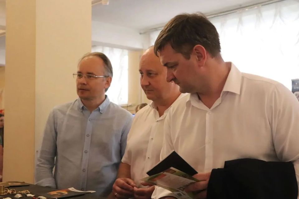 В рамках межмуниципального взаимодействия заместитель председателя Совета депутатов г. о. Воскресенск Алексей Пахомов посетил муниципальный округ Егорьевск, где состоялось торжественное мероприятие, приуроченное ко Дню... В рамках межмуниципального взаимодействия заместитель председателя Совета депутатов г. о. Воскресенск Алексей Пахомов посетил муниципальный округ Егорьевск, где состоялось торжественное мероприятие, приуроченное ко Дню...
