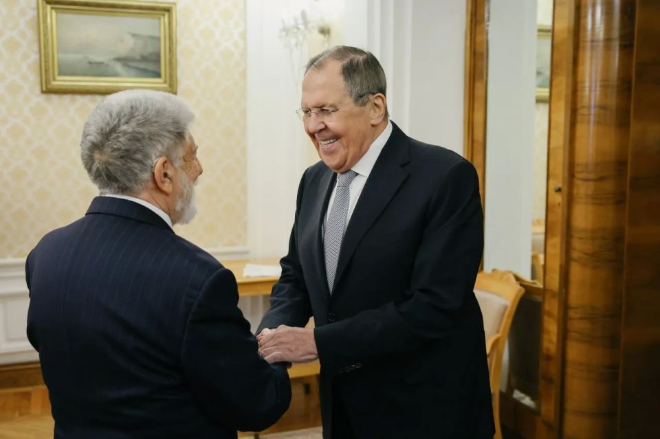 26 мая состоялась встреча Министра иностранных дел Российской Федерации С.В.Лаврова со Специальным помощником Президента Федеративной Республики Бразилии по международным вопросам Селсо Аморимом, возглавляющим бразильскую... 26 мая состоялась встреча Министра иностранных дел Российской Федерации С.В.Лаврова со Специальным помощником Президента Федеративной Республики Бразилии по международным вопросам Селсо Аморимом, возглавляющим бразильскую...