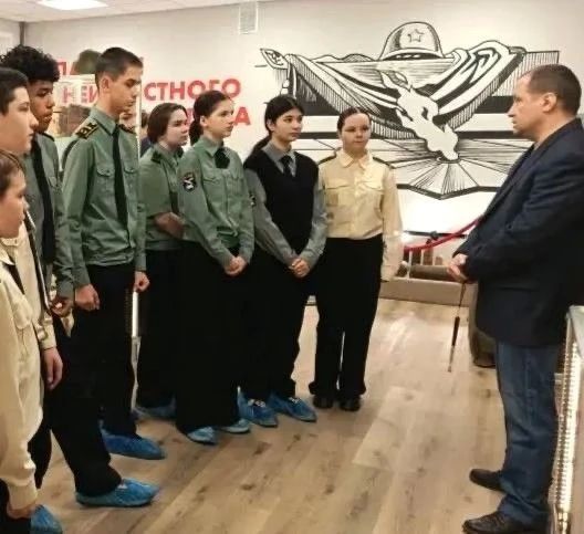 Росгвардейцы организовали для кадетов экскурсию в музей «Неизвестному Солдату» в Подмосковье Росгвардейцы организовали для кадетов экскурсию в музей «Неизвестному Солдату» в Подмосковье