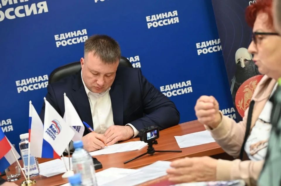 Глава Городского округа Серпухов Алексей Шимко провёл личный приём граждан в качестве секретаря местного отделения партии Единая Россия
