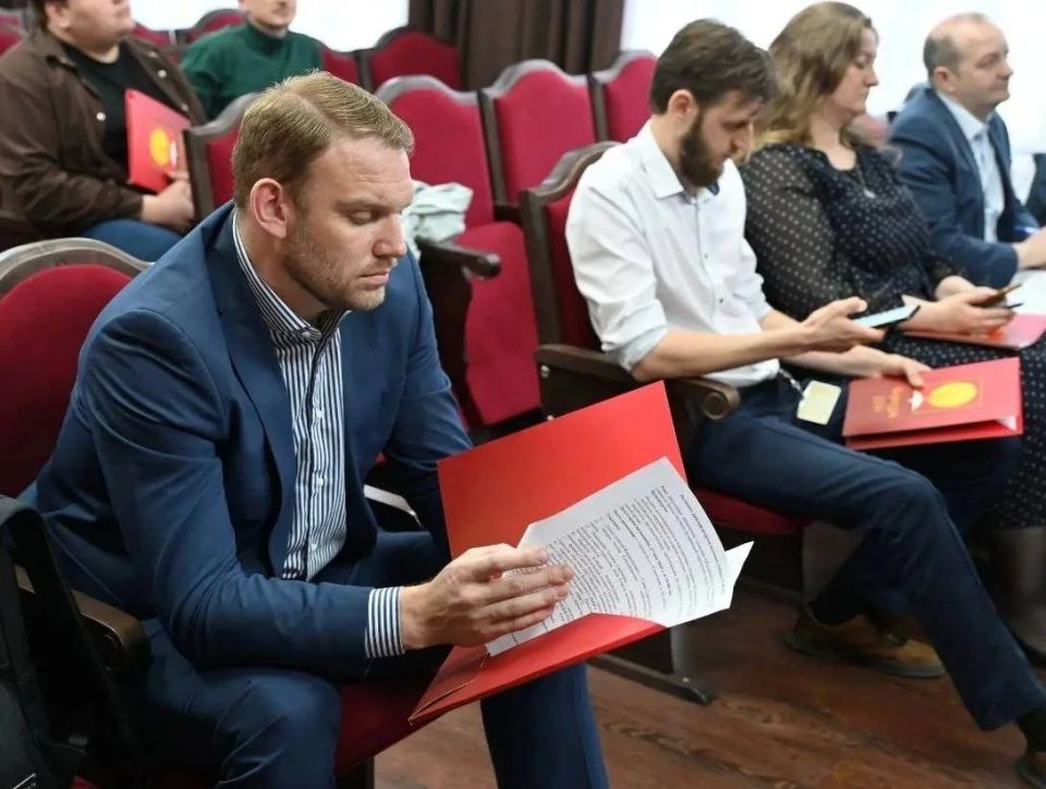 Заместитель главы Городского округа Серпухов Оксана Лебедева встретилась с представителями Совета молодых учёных, чтобы обсудить развитие науки и поддержку молодых специалистов в Большом Серпухове Заместитель главы Городского округа Серпухов Оксана Лебедева встретилась с представителями Совета молодых учёных, чтобы обсудить развитие науки и поддержку молодых специалистов в Большом Серпухове