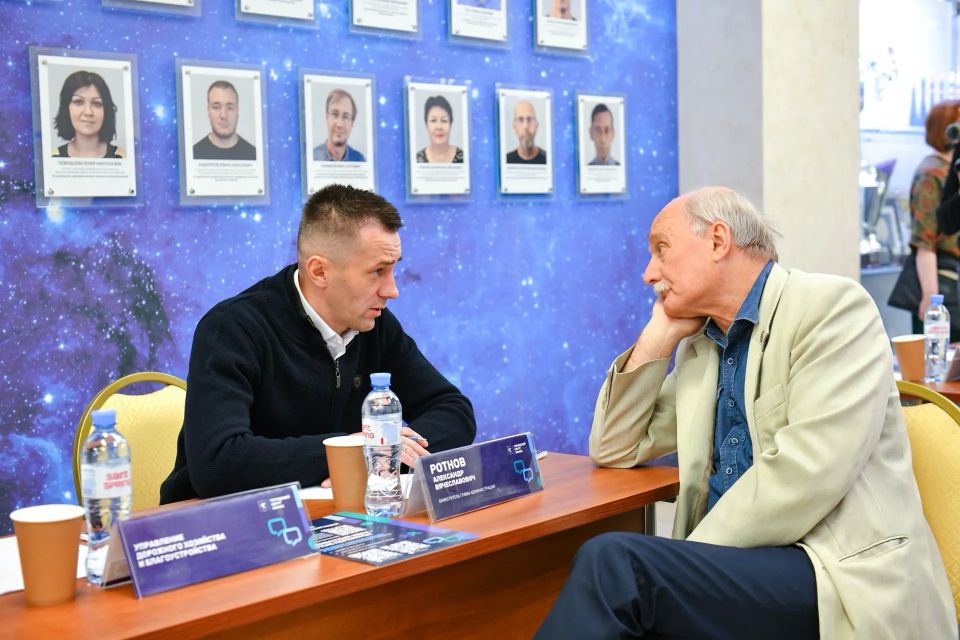 В Химках провели выездную администрацию для сотрудников НПО «Энергомаш» В Химках провели выездную администрацию для сотрудников НПО «Энергомаш»