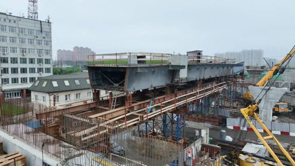 Устройство ростверка шестой опоры нового путепровода через МЦД-3 началось в Люберцах Устройство ростверка шестой опоры нового путепровода через МЦД-3 началось в Люберцах