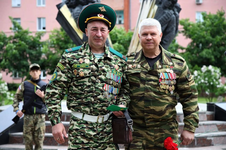 Алексей Малкин: Сегодня в России отмечается День пограничника! Алексей Малкин: Сегодня в России отмечается День пограничника!
