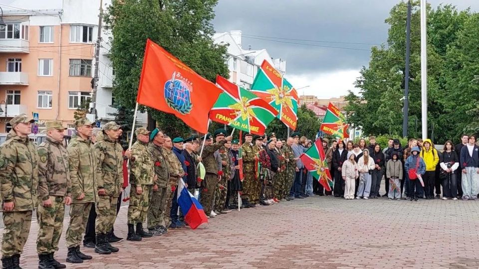 На площади Победы в Ногинске состоялся митинг, посвящённый Дню пограничника На площади Победы в Ногинске состоялся митинг, посвящённый Дню пограничника