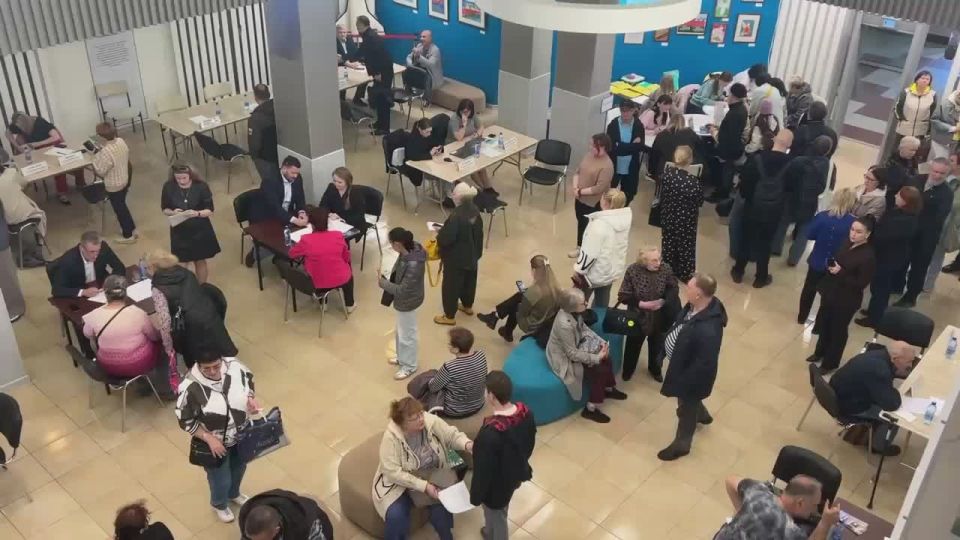 Прямо сейчас в ДиКЦ «КОСТИНО» проходит приём жителей в формате «Выездная администрация»