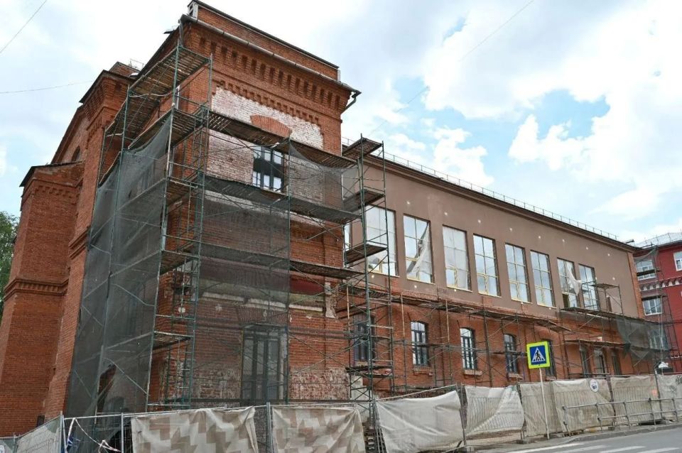 В Серпухове продолжается капитальный ремонт ДК «Исток»