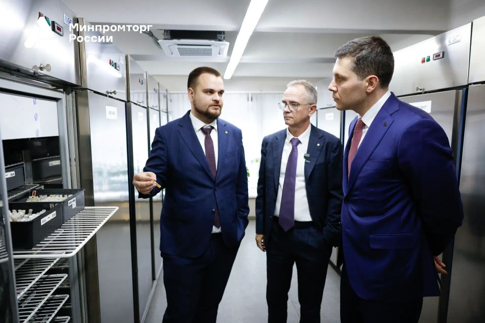 Антон Алиханов принял участие в открытии нового производства фармсубстанций «АФС-Технологии» в Подмосковье Антон Алиханов принял участие в открытии нового производства фармсубстанций «АФС-Технологии» в Подмосковье