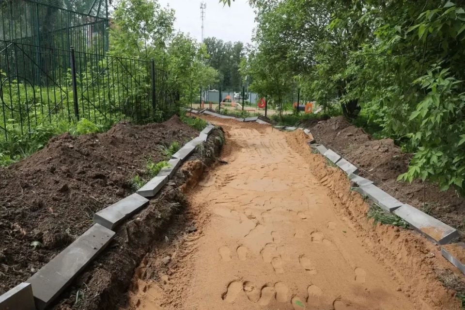 В Сергиево-Посадском округе продолжается комплексное благоустройство дворовых территорий В Сергиево-Посадском округе продолжается комплексное благоустройство дворовых территорий