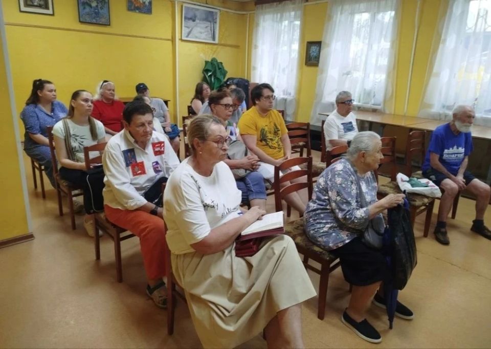 Жители северных микрорайонов Долгопрудного получили консультации по недвижимости и налогам Жители северных микрорайонов Долгопрудного получили консультации по недвижимости и налогам