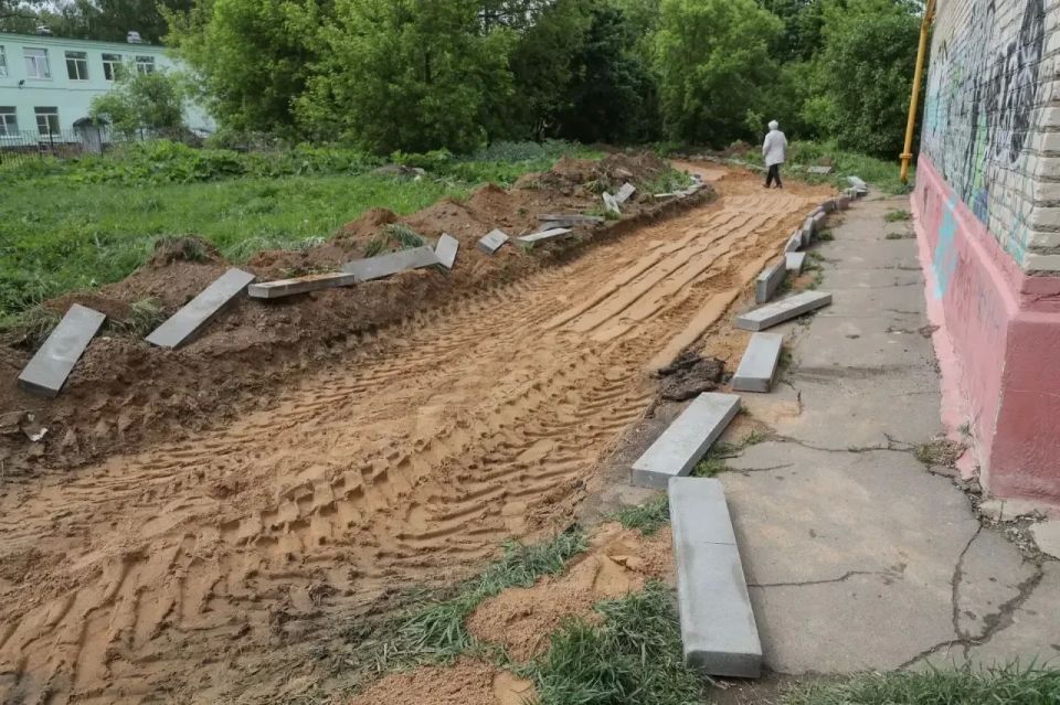 В Сергиево-Посадском округе продолжается комплексное благоустройство дворовых территорий В Сергиево-Посадском округе продолжается комплексное благоустройство дворовых территорий