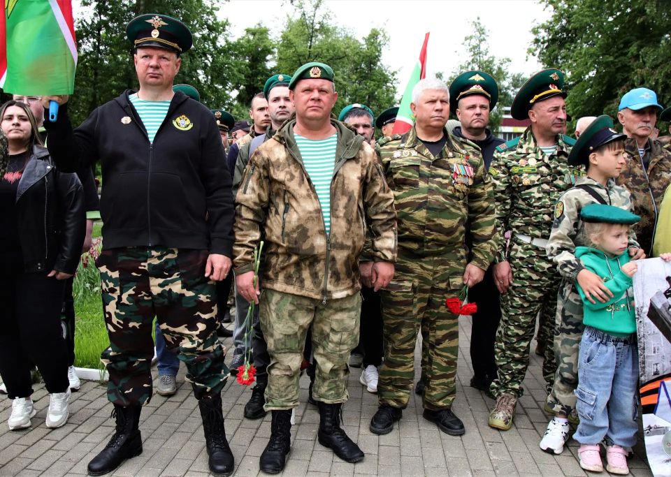 Алексей Малкин: Сегодня в России отмечается День пограничника!