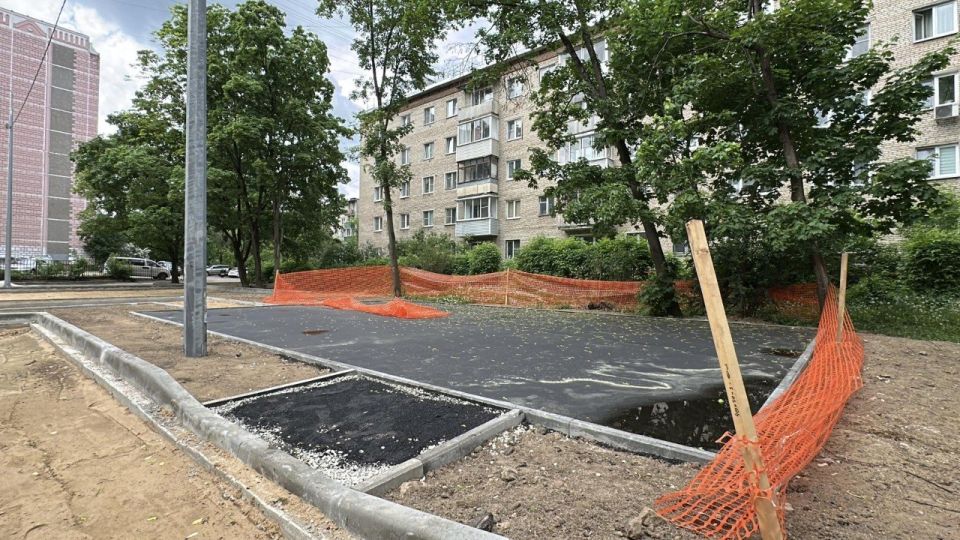 Во дворе дома № 7 на улице Маяковского в Ивантеевке началось строительство детской площадки