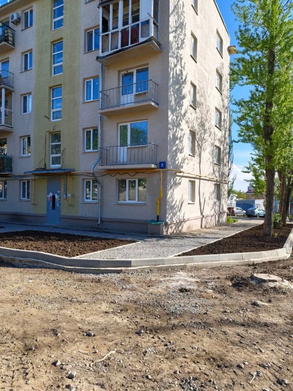 В Мариуполе под контролем технадзора благоустраивают двор на Кронштадтской В Мариуполе под контролем технадзора благоустраивают двор на Кронштадтской